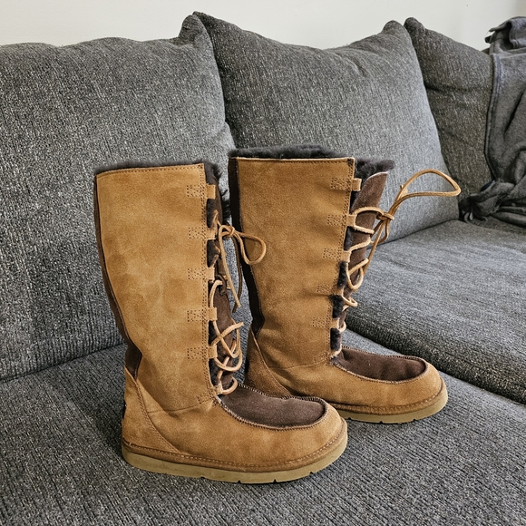 UGG Uptown Lace Up Genuine Leather Boots Two Tone - Picture 2 of 15